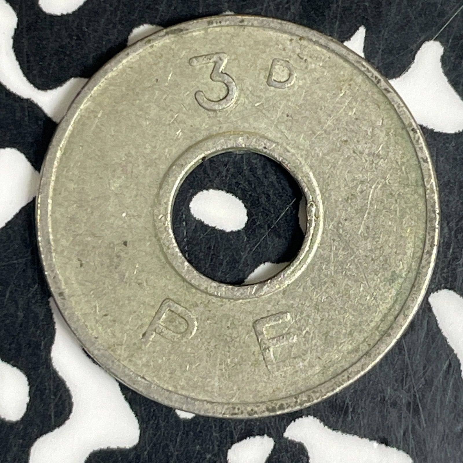 Undated Great Britain 3 Pence Threepence Token Lot#C6377