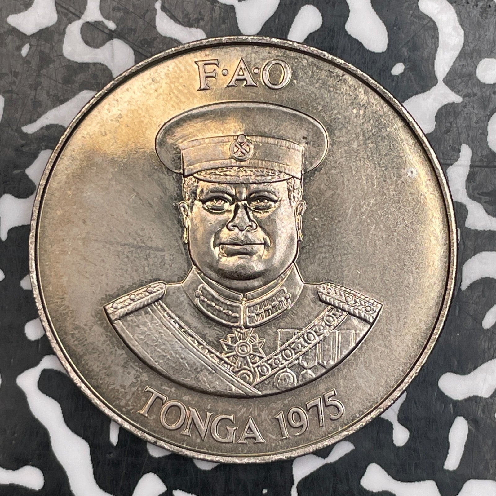 1975 Tonga 1 Pa'anga Lot#N0216 High Grade! Beautiful! F.A.O.