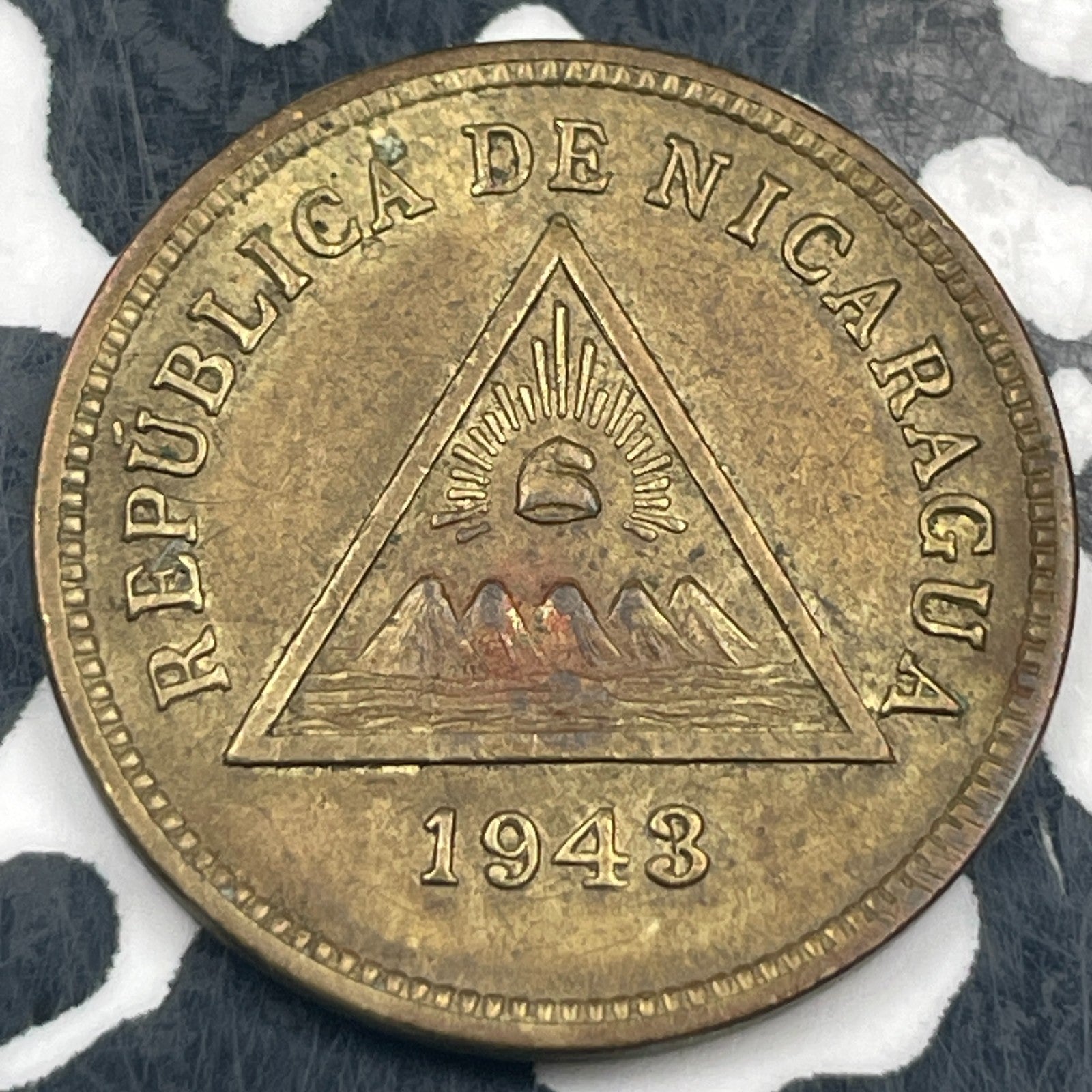 1943 Nicaragua 1 Centavo Lot#N3700 Beautiful Details, Reverse Spot