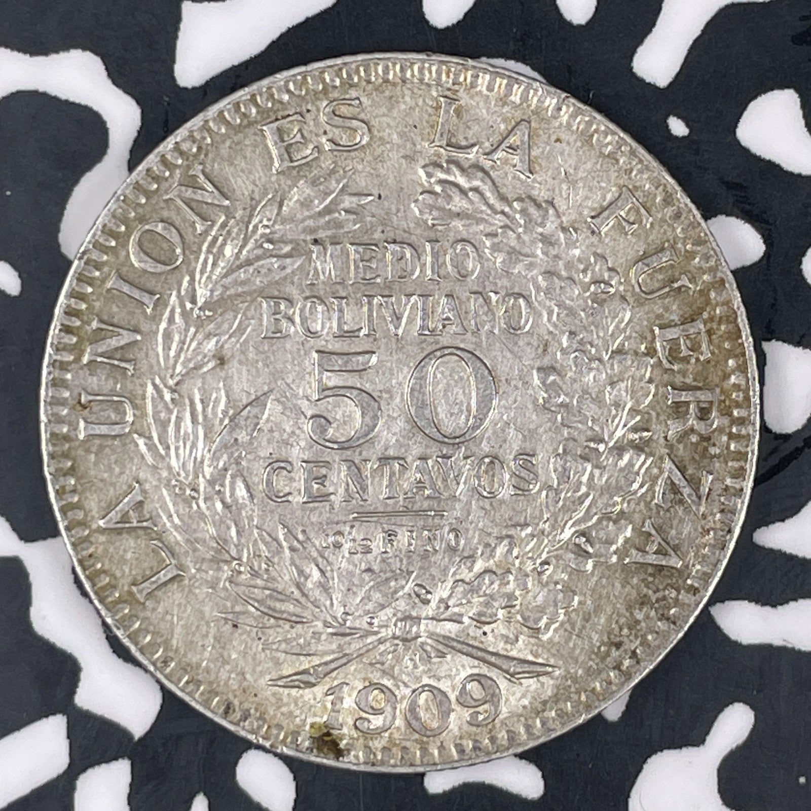 1909-H Bolivia 50 Centavos Lot#C9282 Silver! High Grade! Beautiful!
