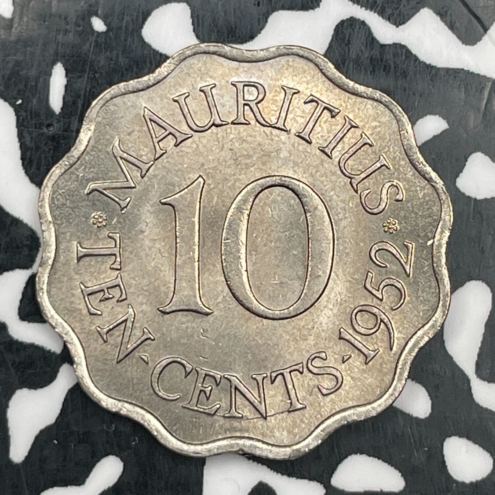 1952 Mauritius 10 Cents Lot#F9301 High Grade! Beautiful!
