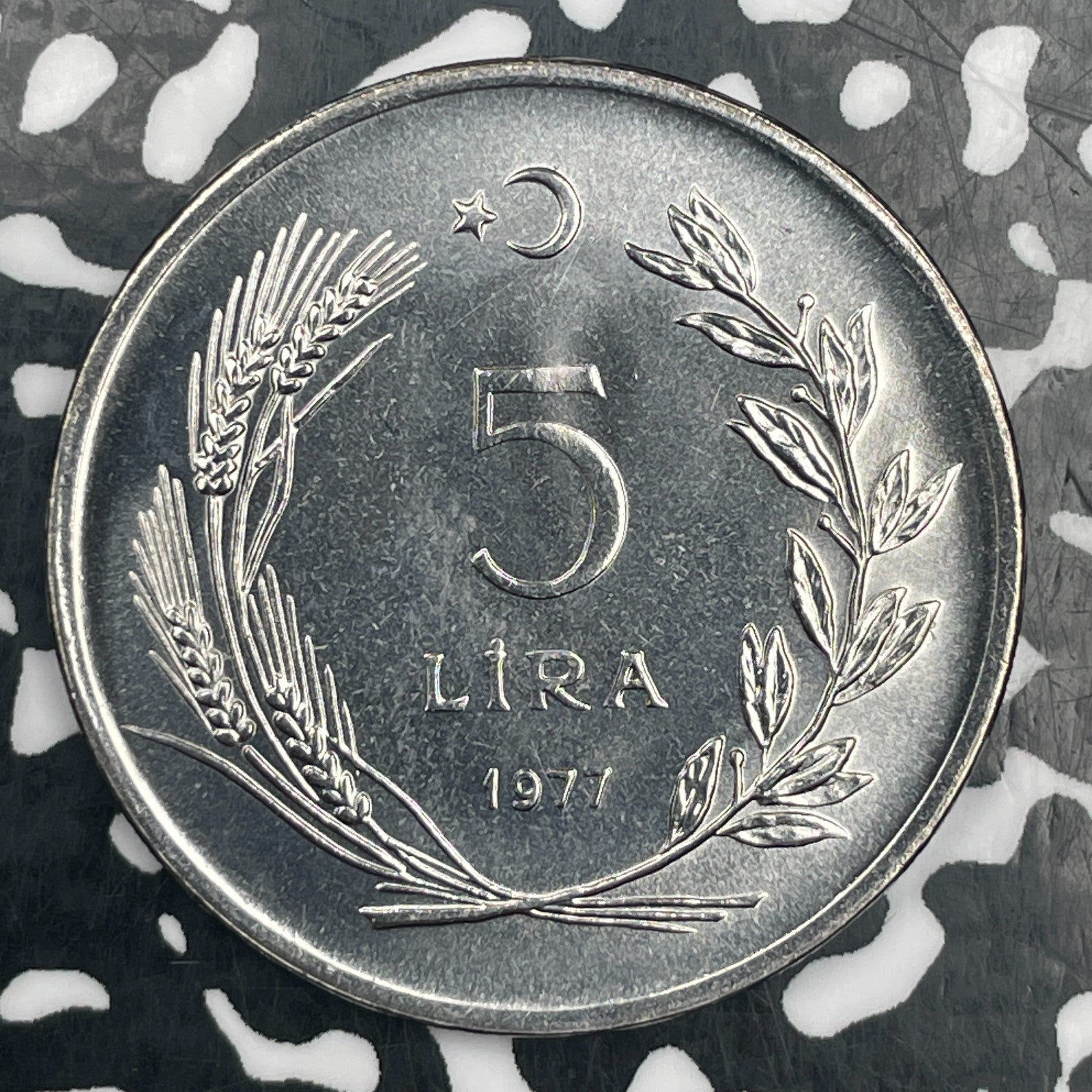 1977 Turkey 5 Lira Lot#F9717 High Grade! Beautiful!