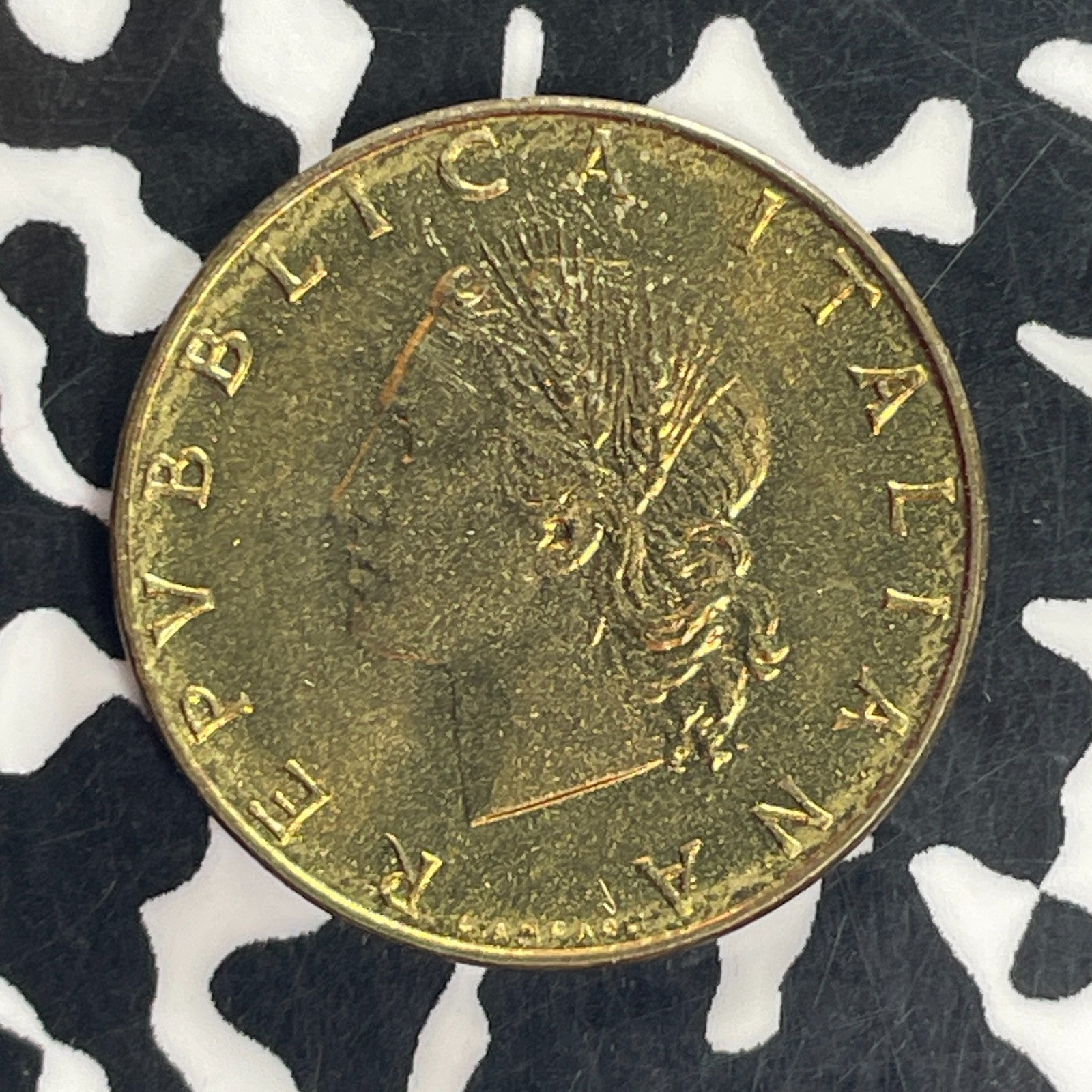 1975-R Italy 20 Lire Lot#C4986 High Grade! Beautiful!