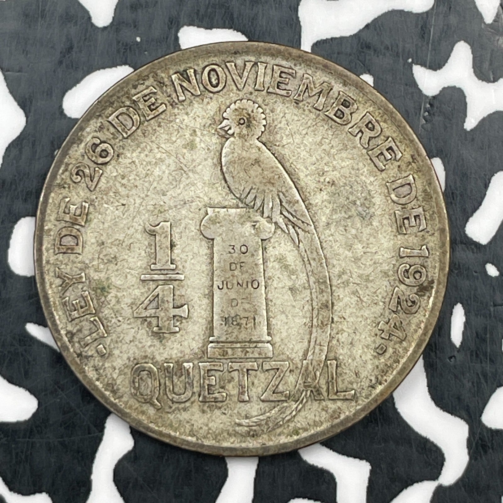 1926 Guatemala 1/4 Quetzal Lot#N1181 Silver!