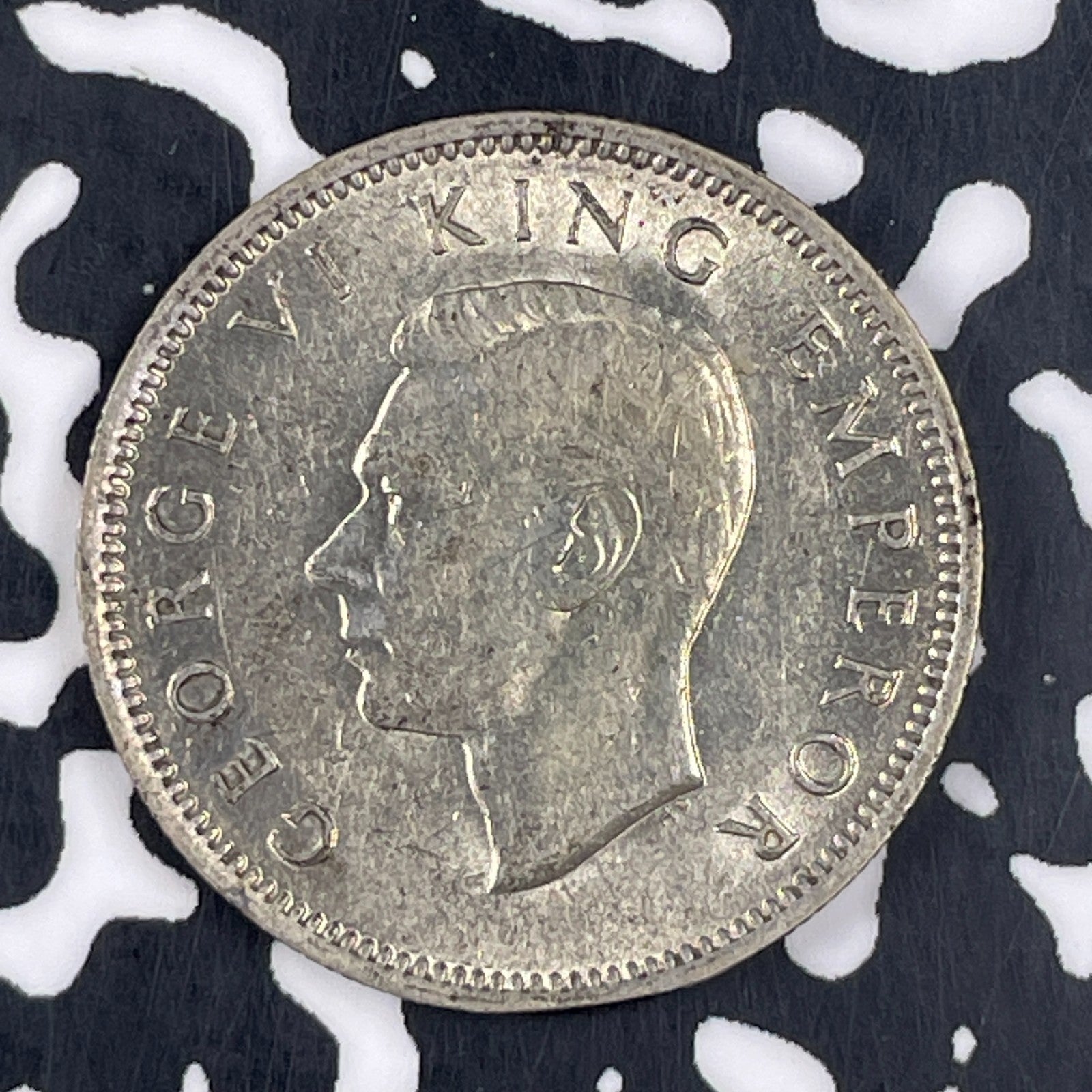 1943 New Zealand 1 Shilling Lot#F4817 Silver! Nice!