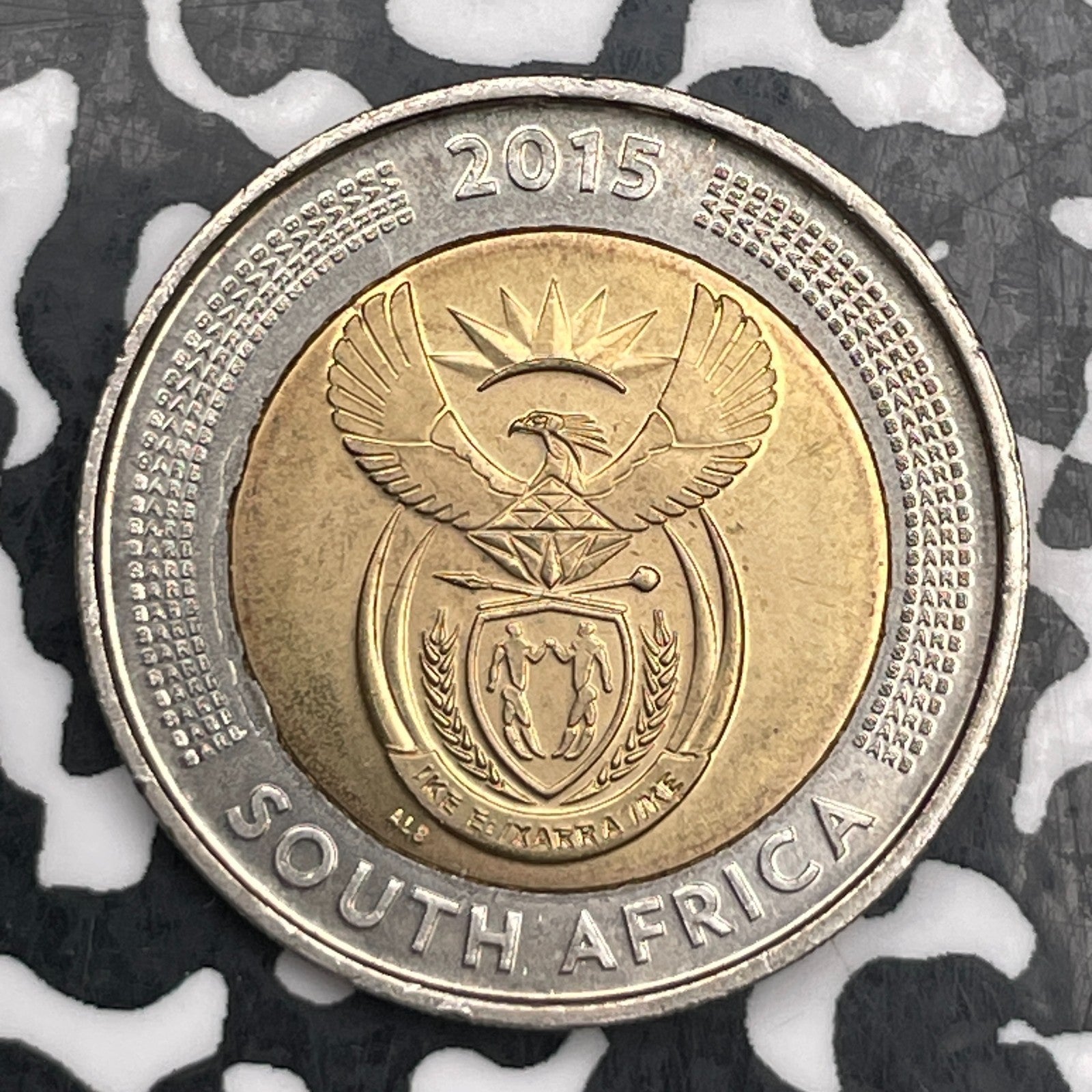 2015 South Africa 5 Rand Lot#F6587 High Grade! Beautiful!