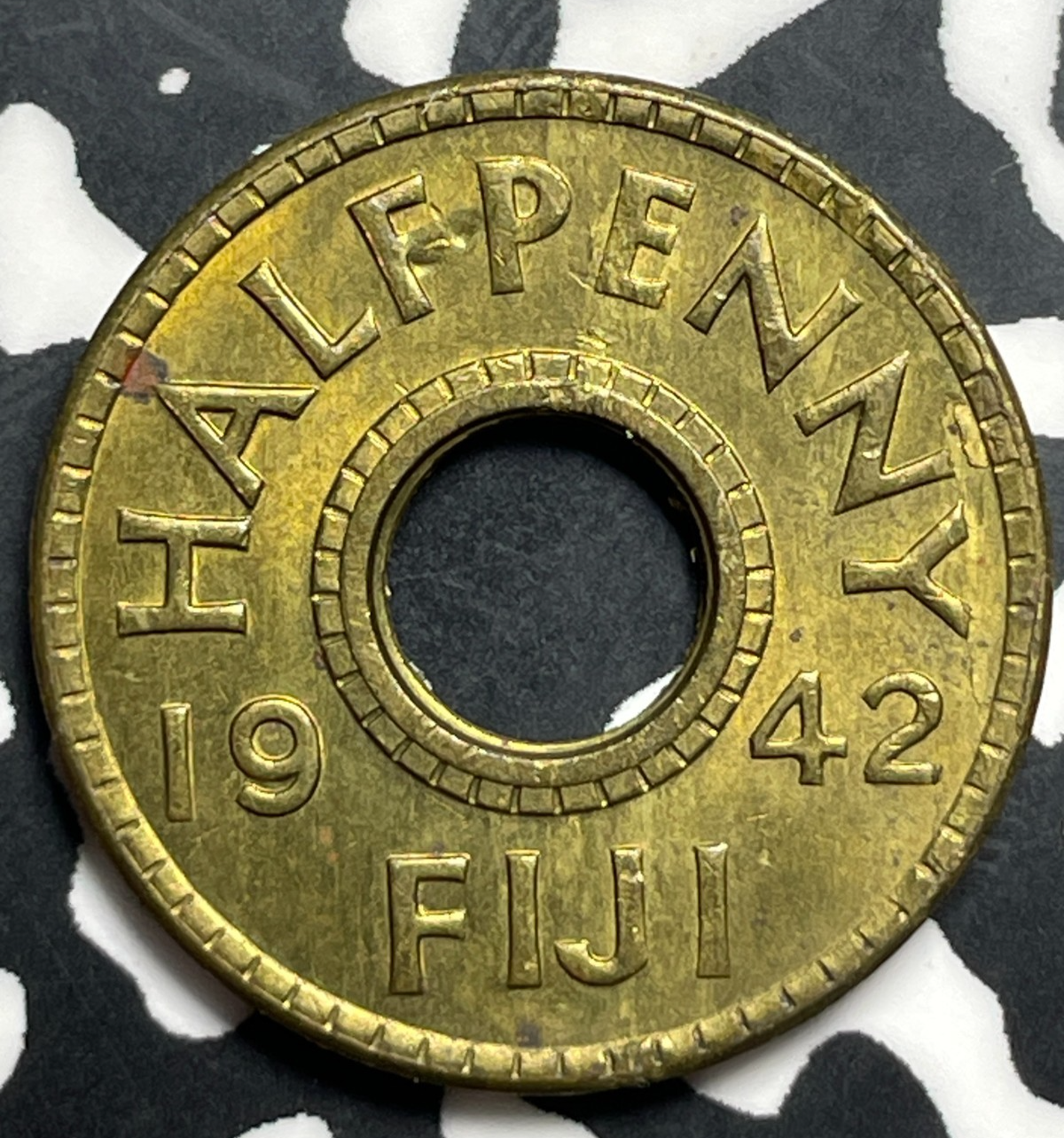 1942 Fiji 1/2 Penny Half Penny Lot#T9390 Nice!