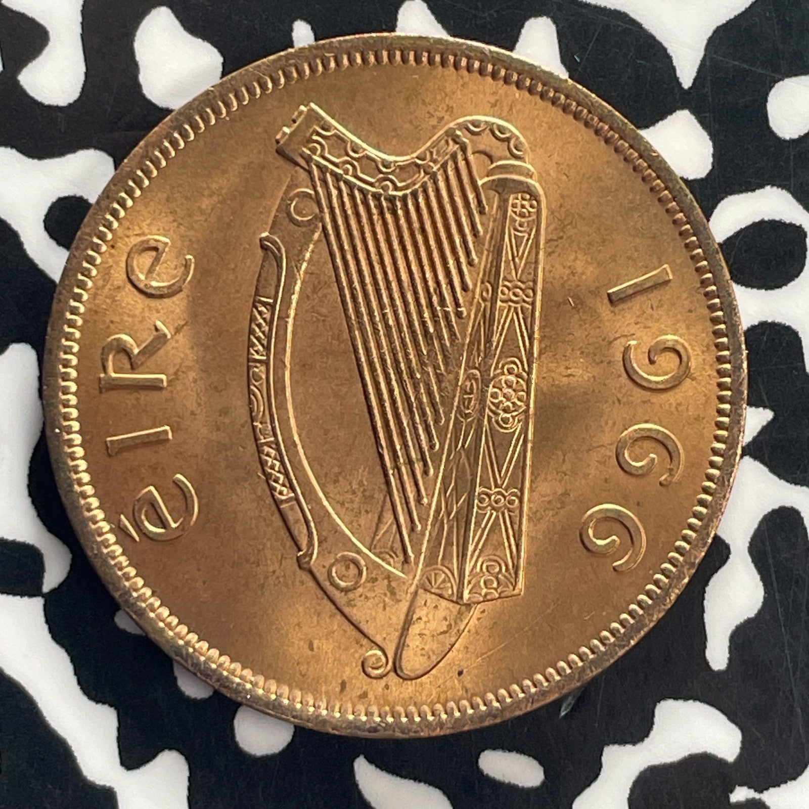 1961 Ireland 1 Penny Lot#C4632 High Grade! Beautiful!