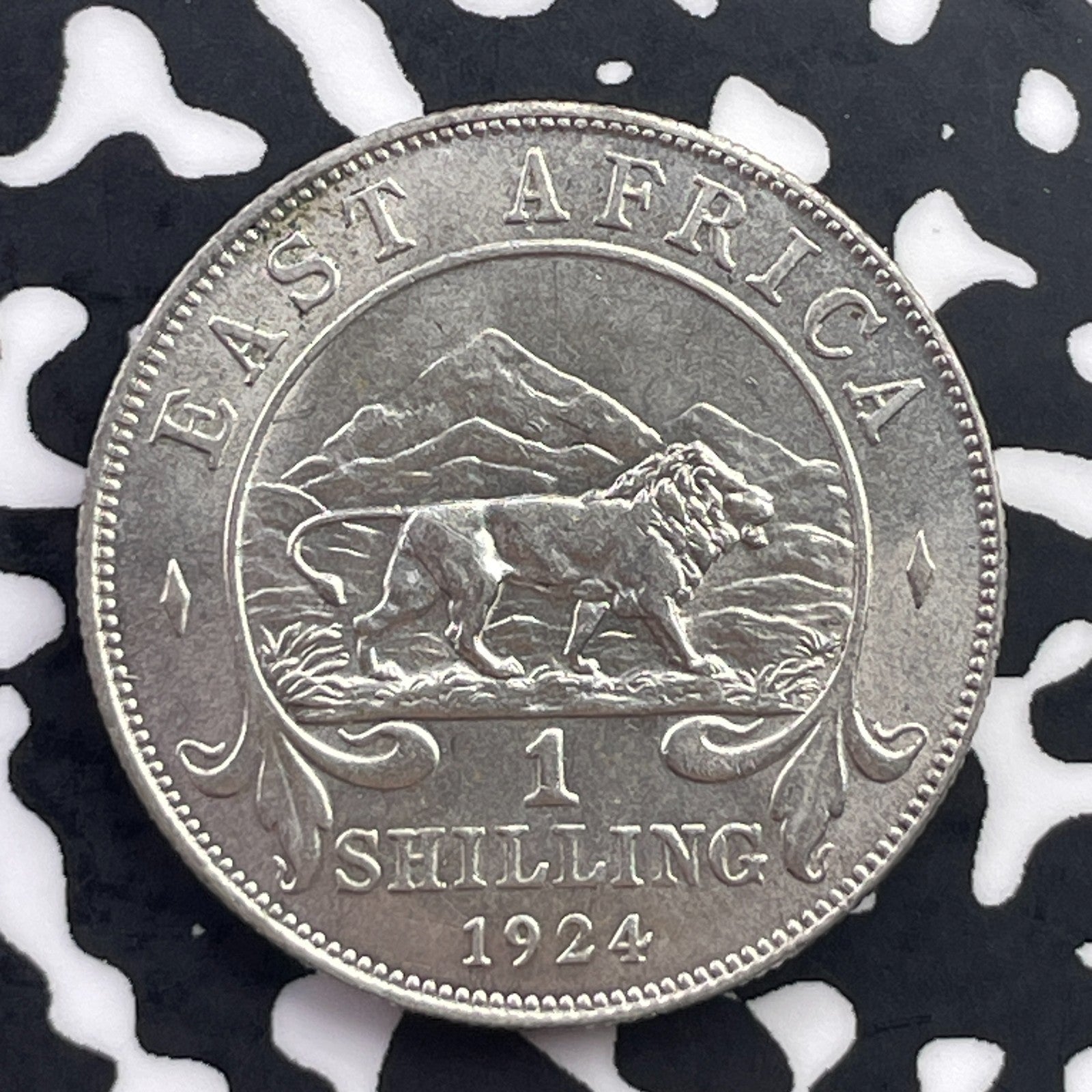 1924 East Africa 1 Shilling Lot#C5692 Silver! High Grade! Beautiful!