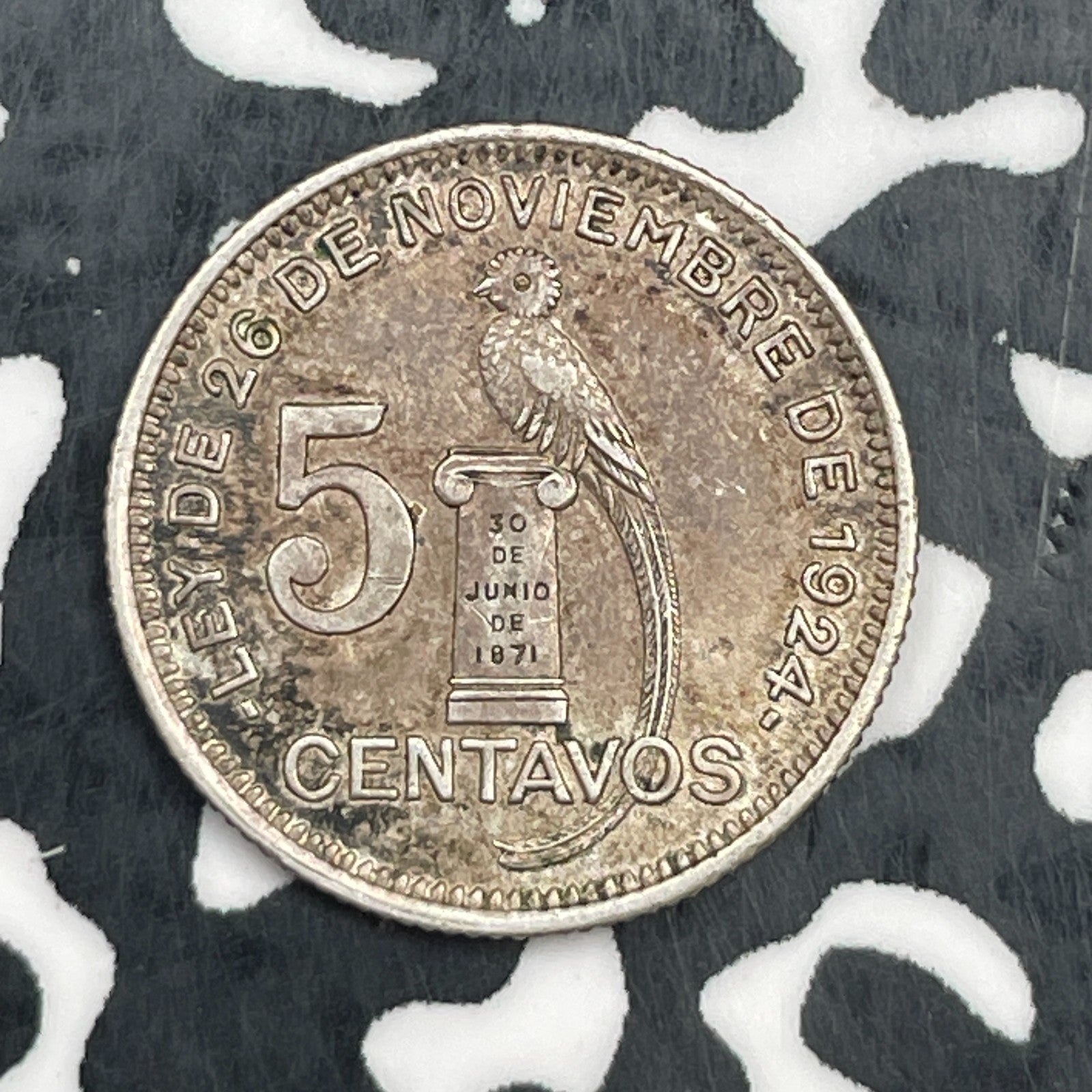 1928 Guatemala 5 Centavos Lot#N1223 Silver! Nice!