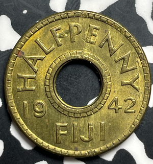 1942 Fiji 1/2 Penny Half Penny Lot#T9390 Nice!
