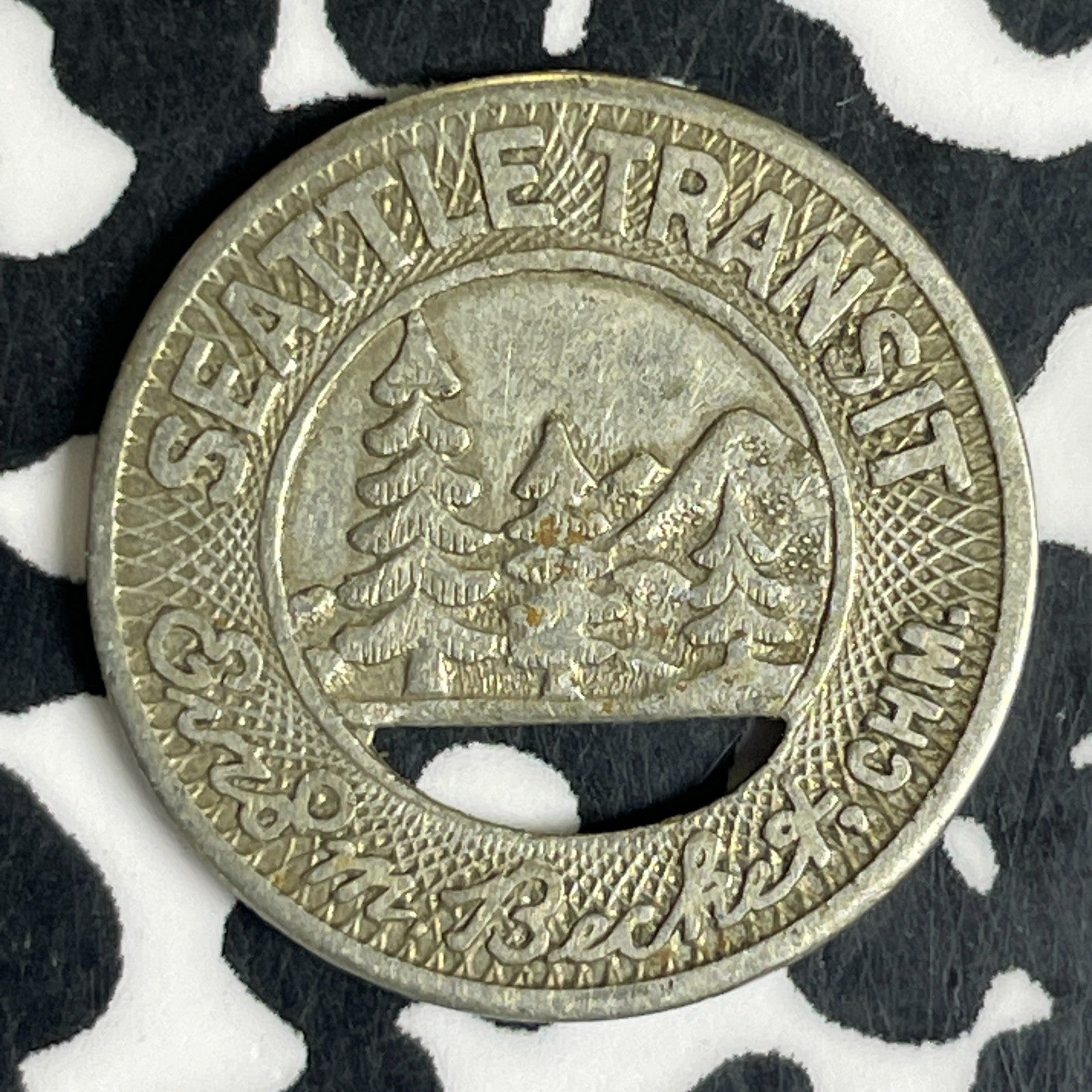 Undated U.S. Seattle, WA One Fare Transit Token Lot#C6389