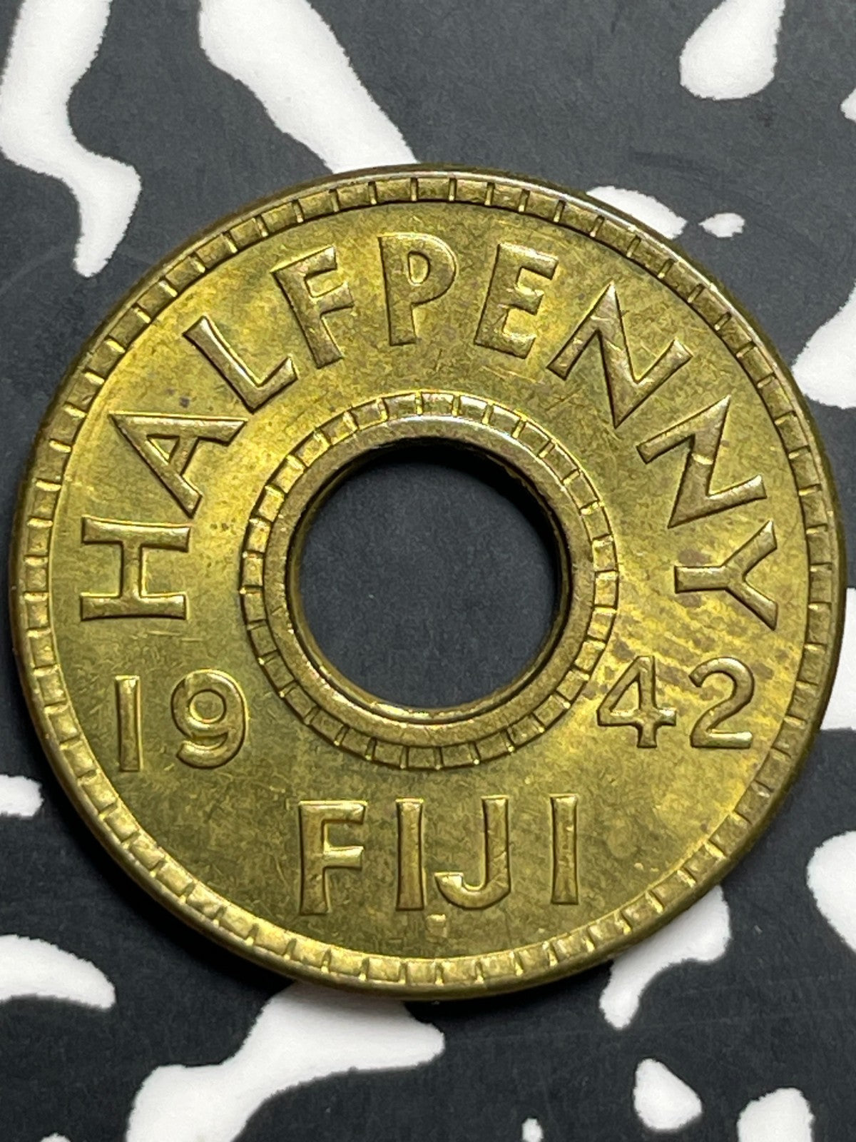 1942 Fiji 1/2 Penny Half Penny Lot#T9408 High Grade! Beautiful!