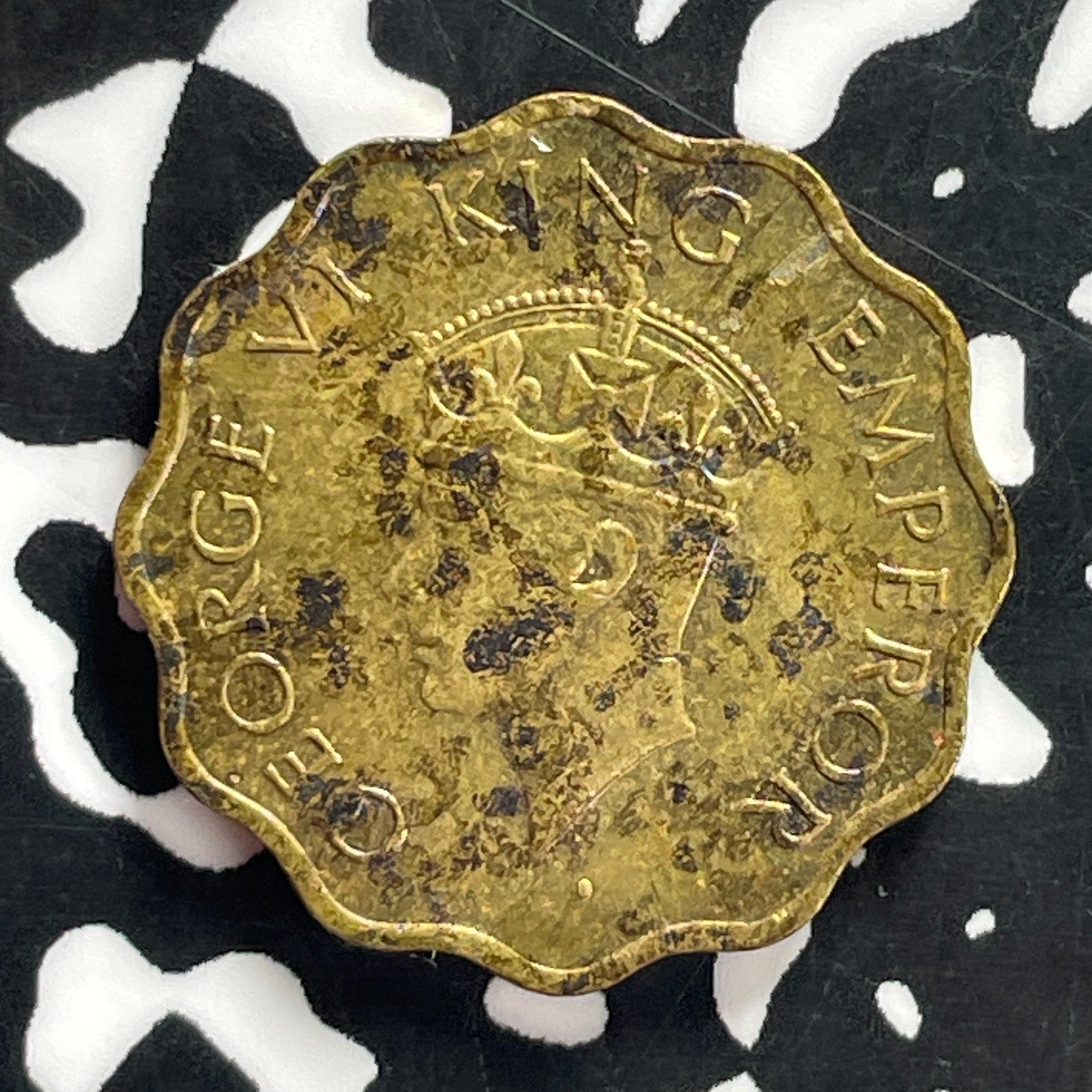 1944 India 1 Anna Lot#C3806 Beautiful Detail, Spots