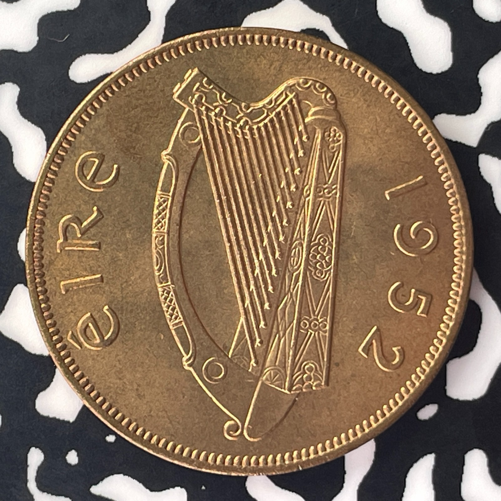 1952 Ireland 1 Penny Lot#C4636 High Grade! Beautiful!