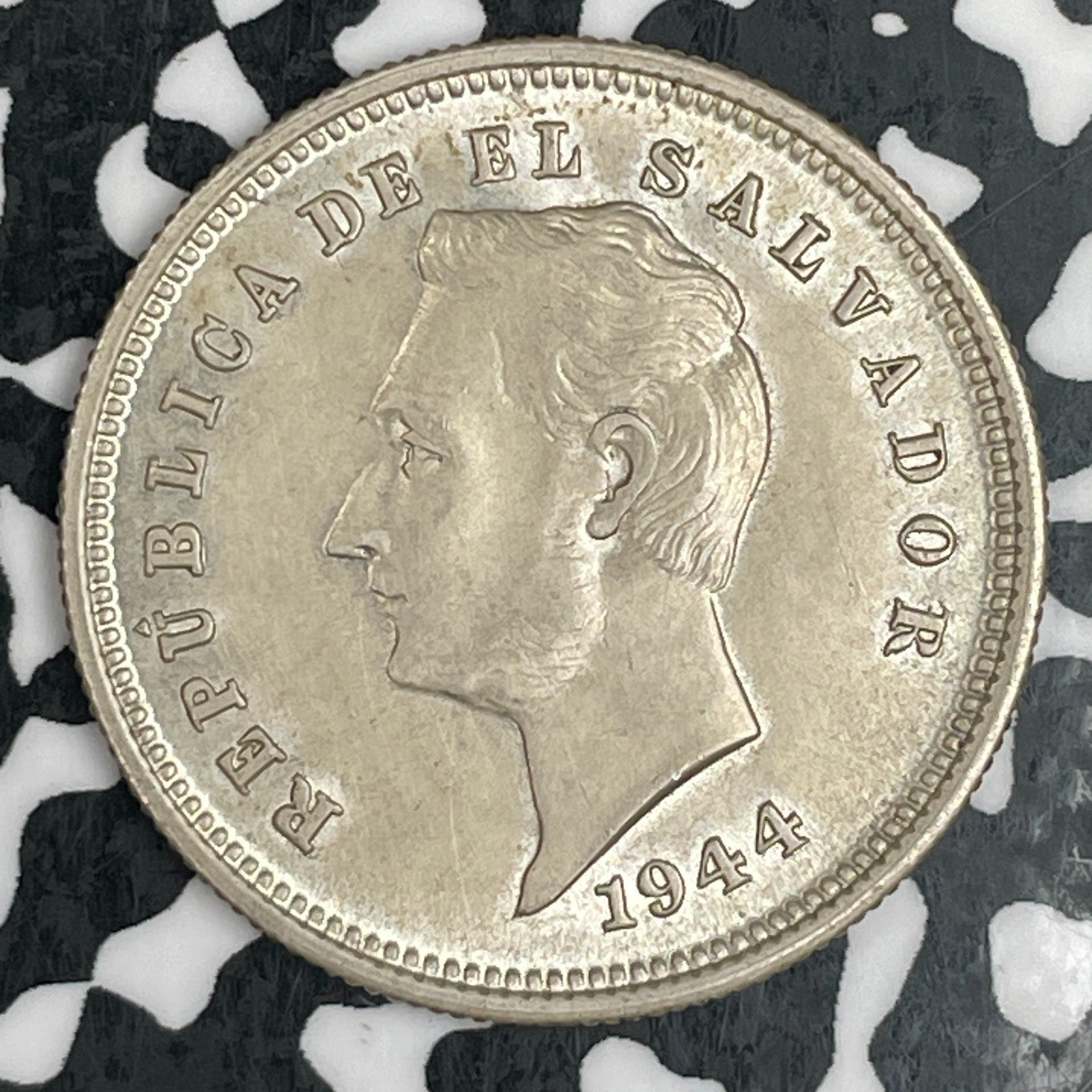 1944 El Salvador 25 Centavos Lot#N0608 Silver! High Grade! Beautiful!