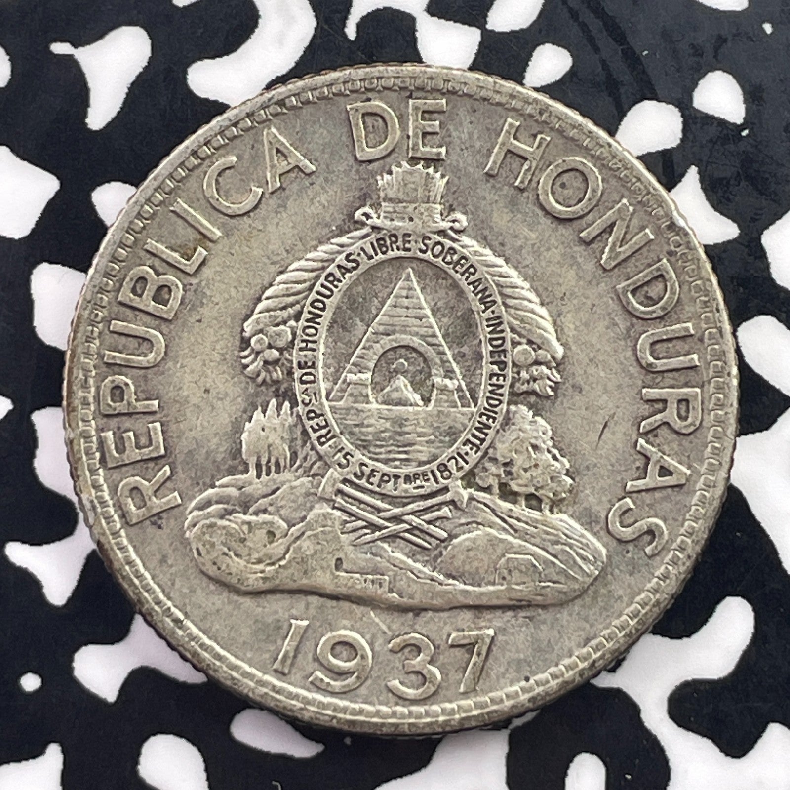 1937 Honduras 1 Lempira Lot#C6816 Silver!