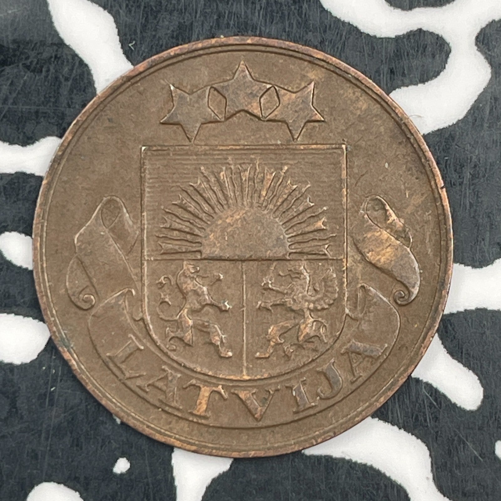 1932 Latvia 2 Santimi Lot#F8282