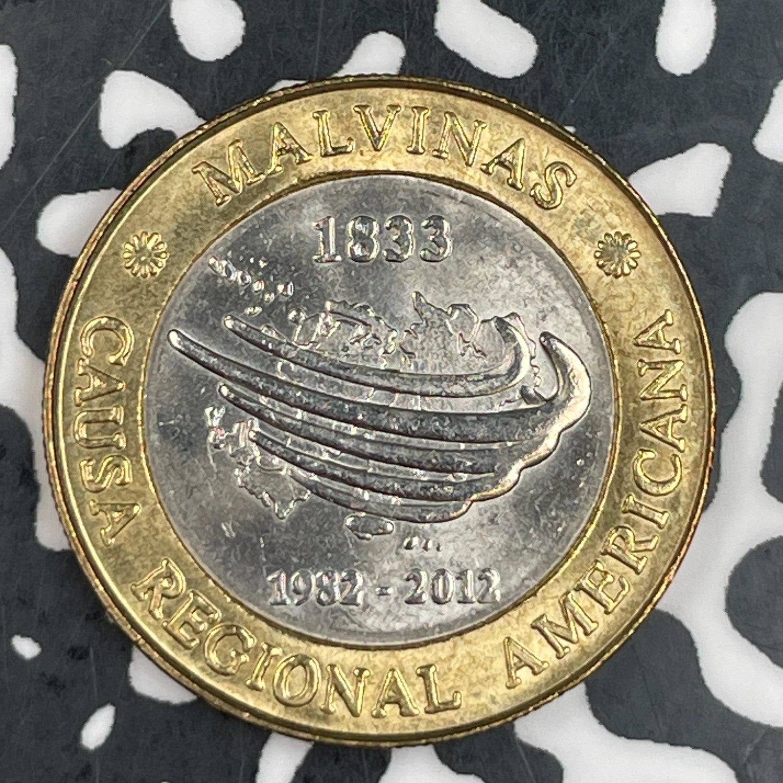 2012 Argentina 2 Pesos Lot#F7718 High Grade! Beautiful!