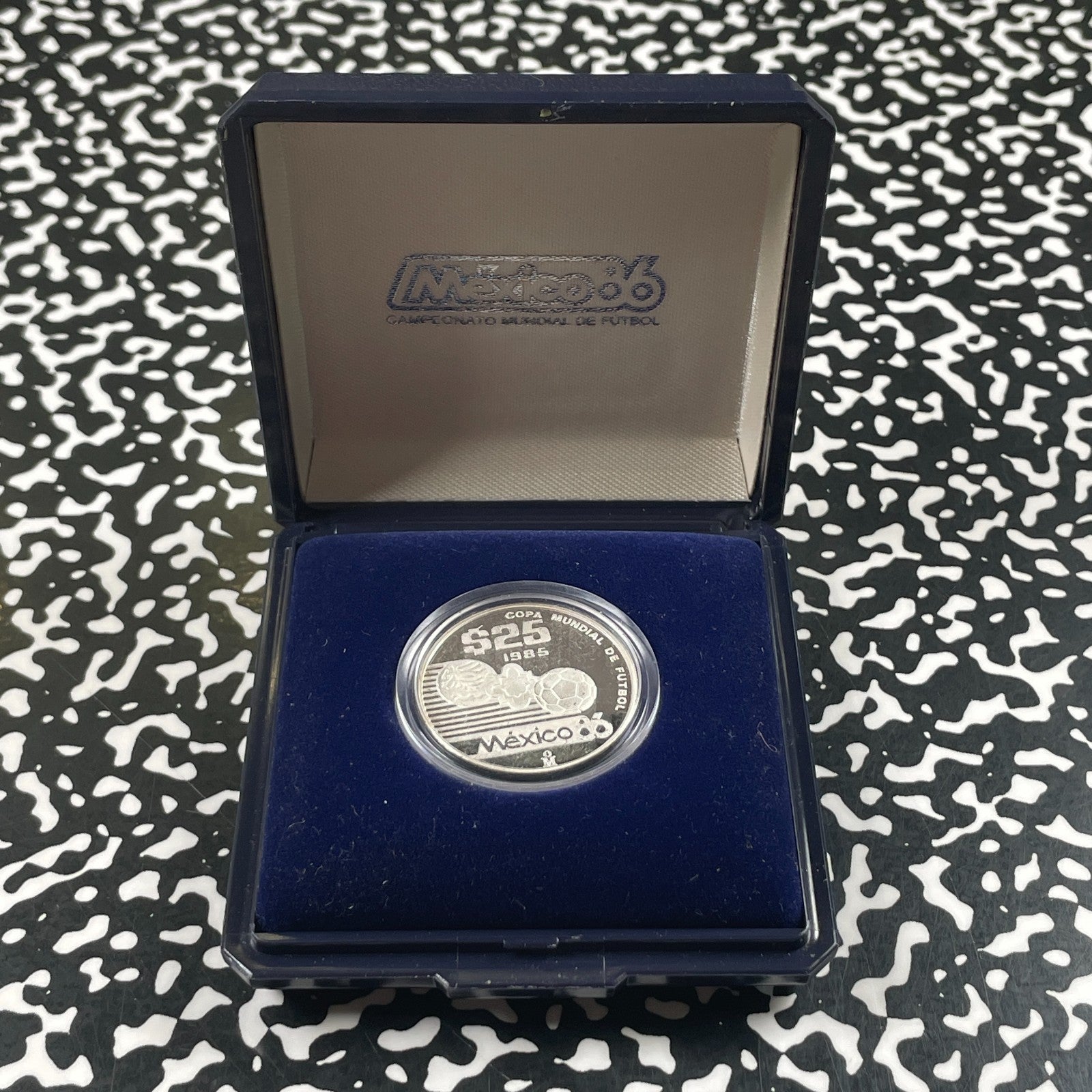 1985-Mo Mexico World Cup 25 Pesos Lot#B3504 Silver! Proof! With Case & C.O.A.
