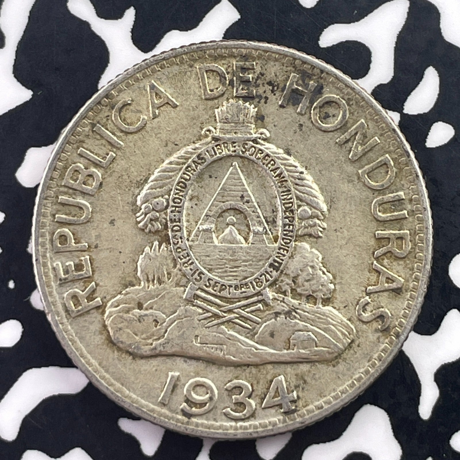 1934 Honduras 1 Lempira Lot#C6804 Silver!