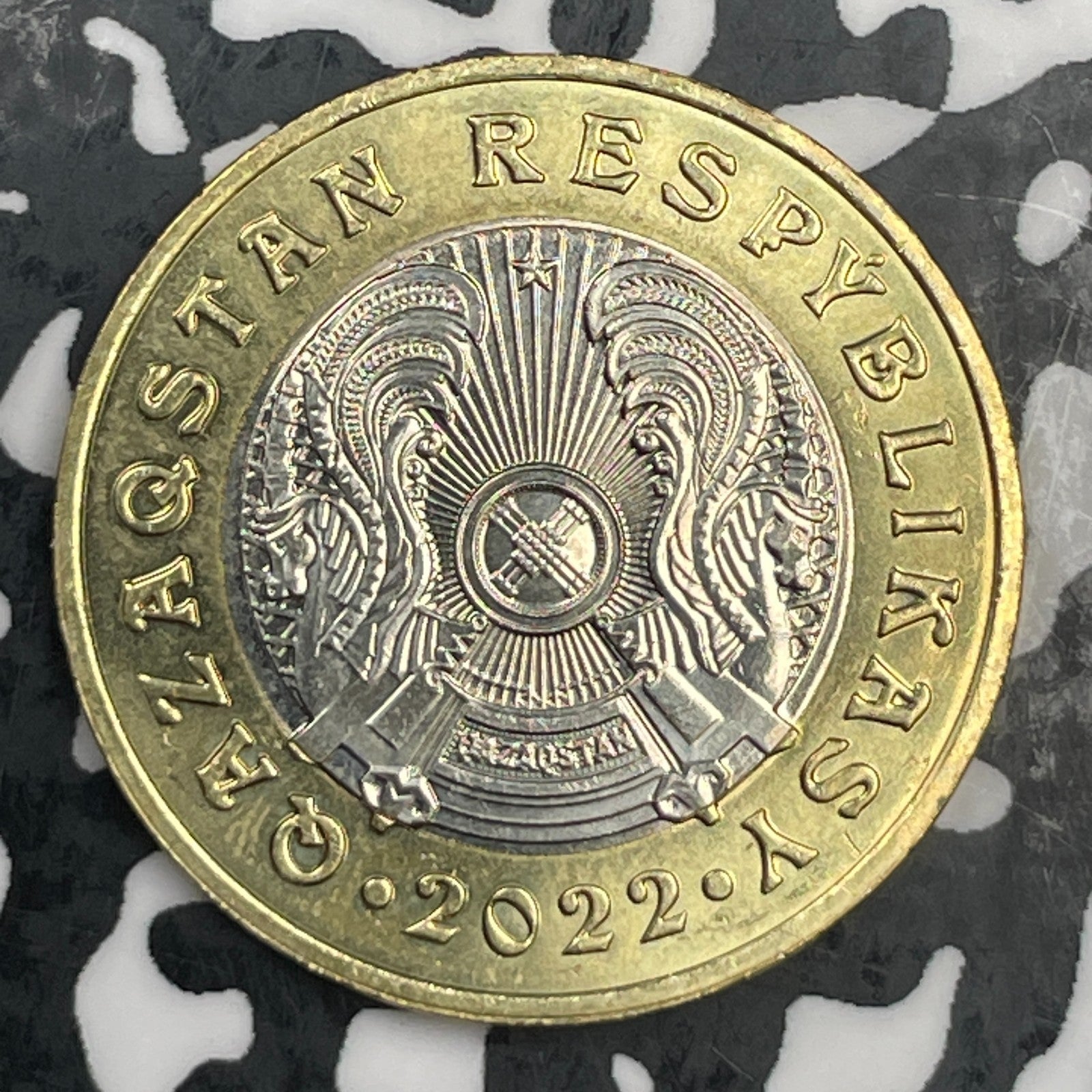 2022 Kazakhstan 100 Tenge Lot#N0710 High Grade! Beautiful! KM#552