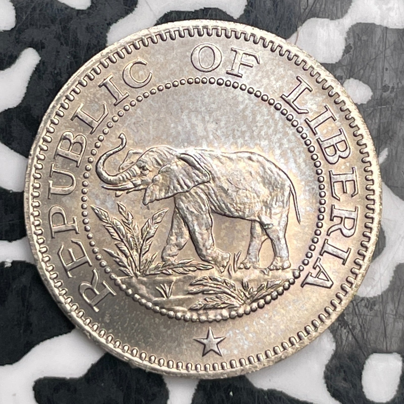 1984 Liberia 5 Cents Lot#F6624 High Grade! Beautiful!