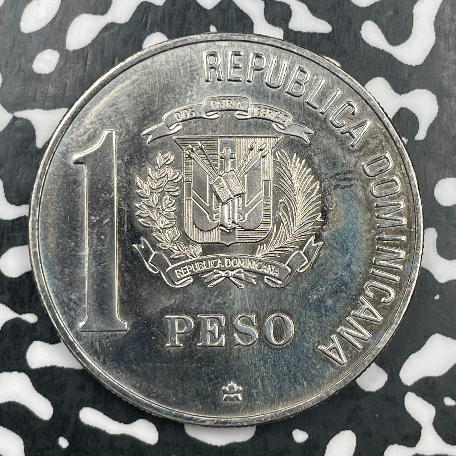 1988 Dominican Republic 1 Peso Lot#F9415 High Grade! Beautiful!