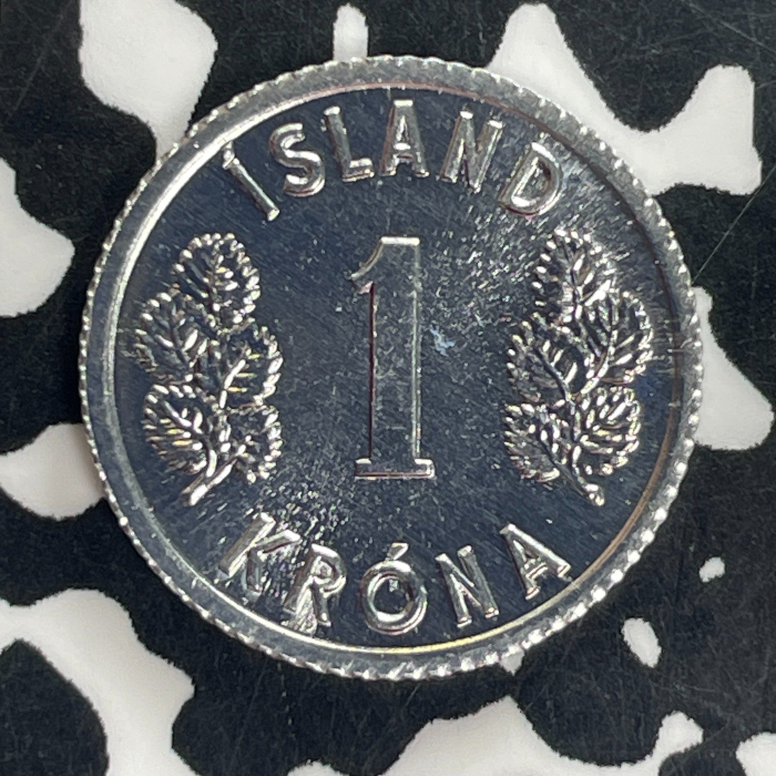 1976 Iceland 1 Krona Lot#C4980 High Grade! Beautiful!