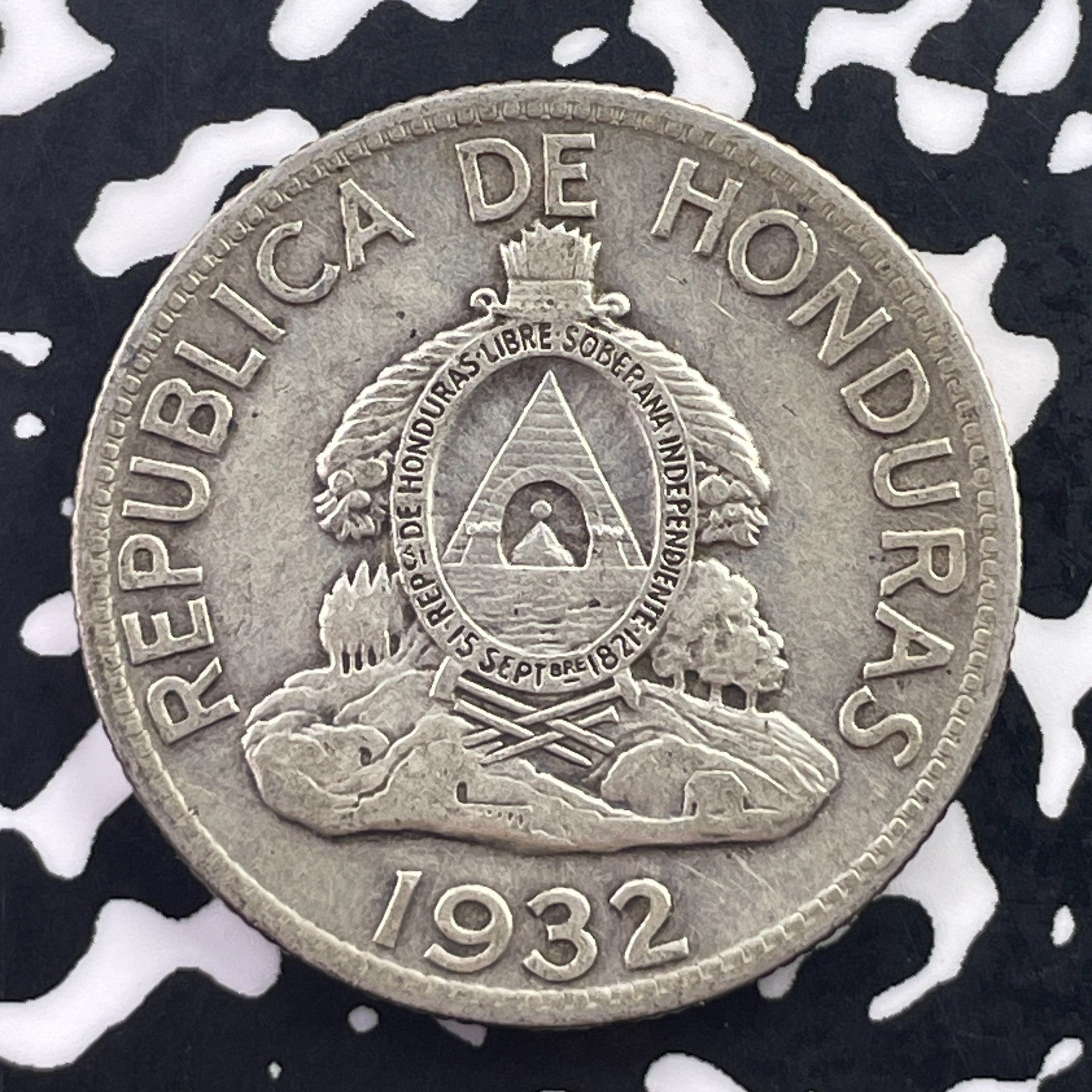 1932 Honduras 1 Lempira Lot#C6800 Silver!