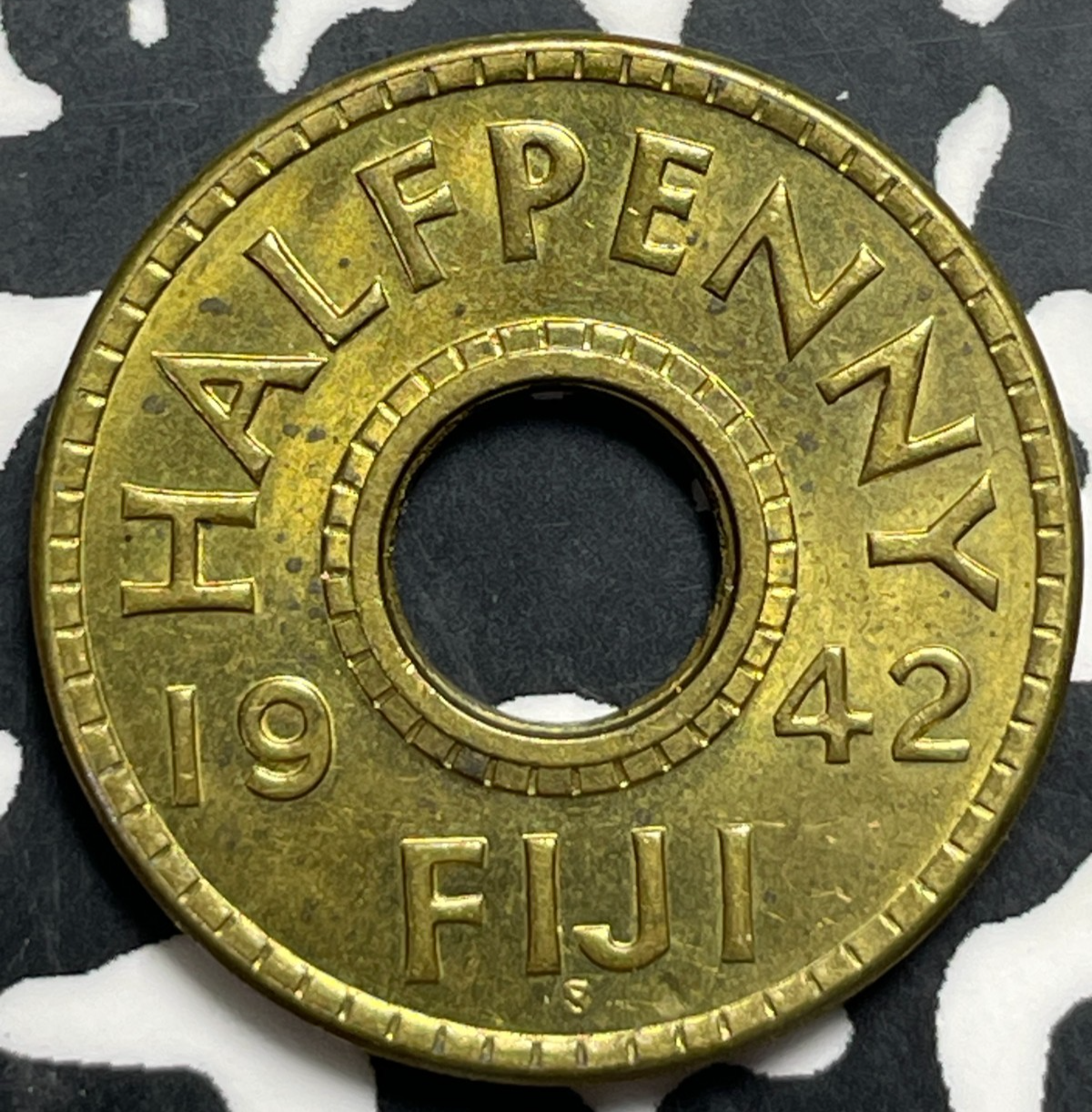 1942 Fiji 1/2 Penny Half Penny Lot#T9389 Nice!