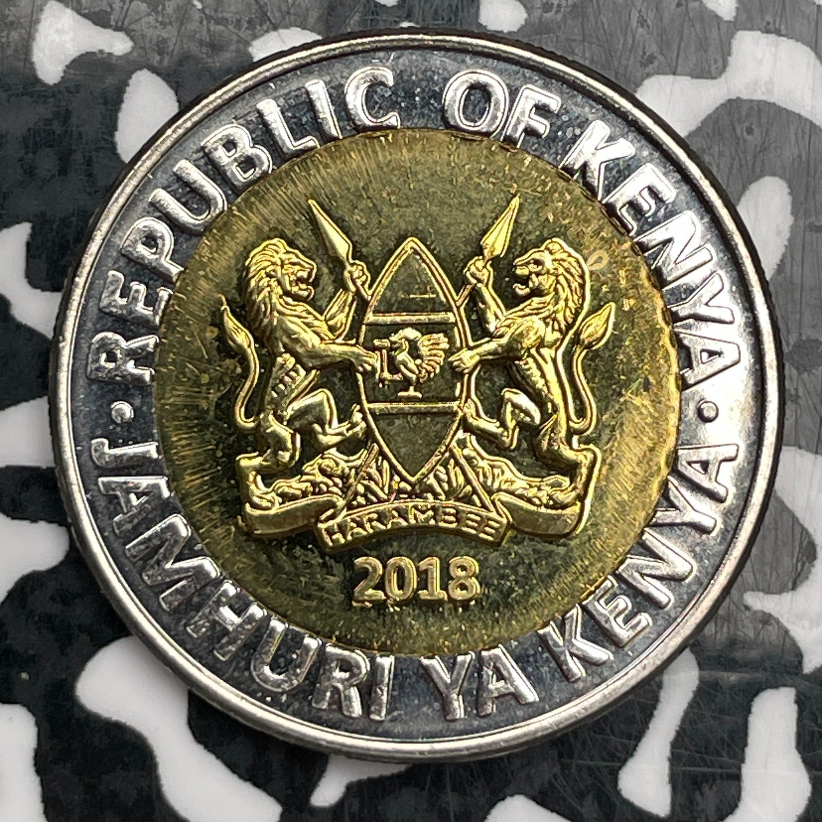 2018 Kenya 20 Kenya Lot#F6628 High Grade! Beautiful!