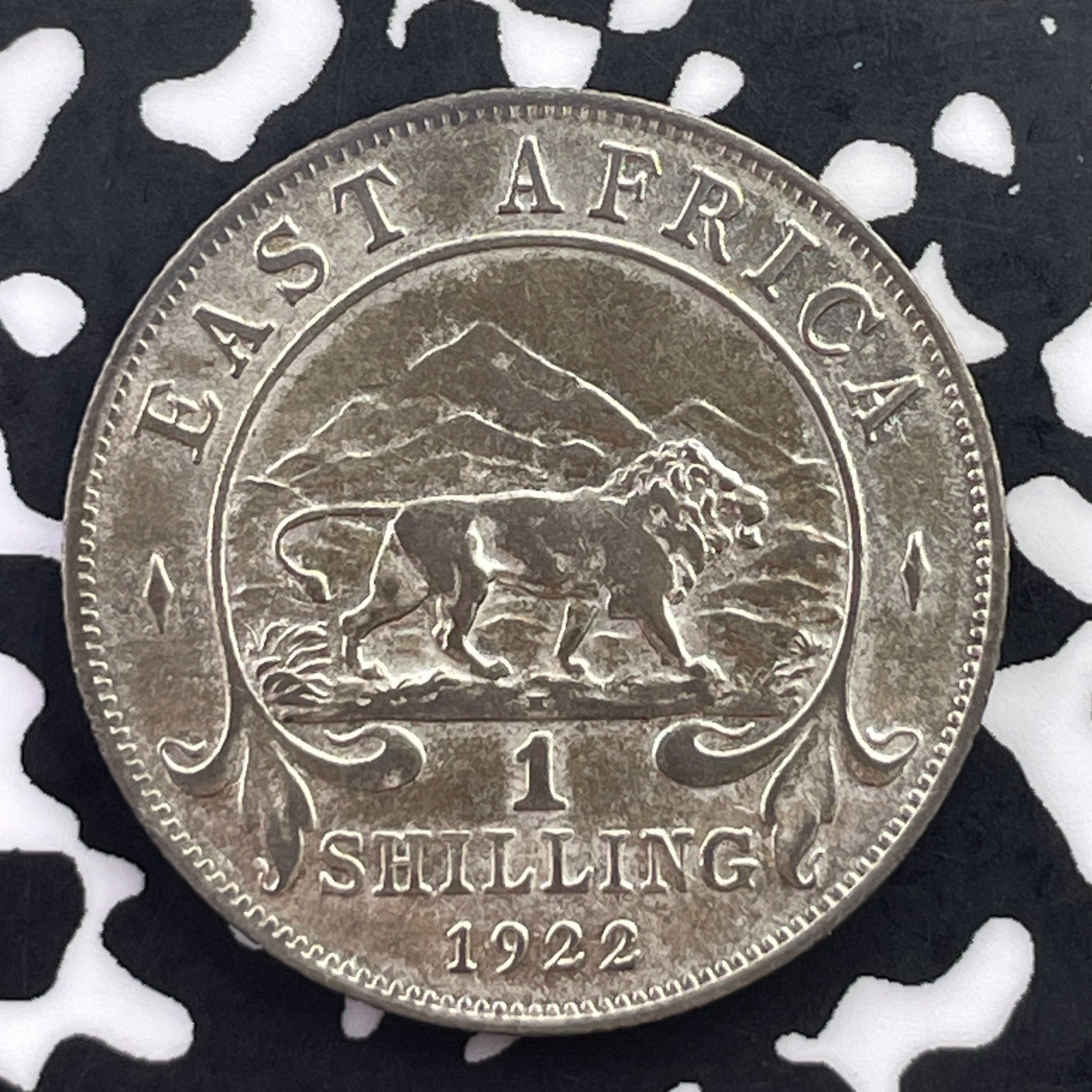 1922 East Africa 1 Shilling Lot#C5557 Silver! Nice!