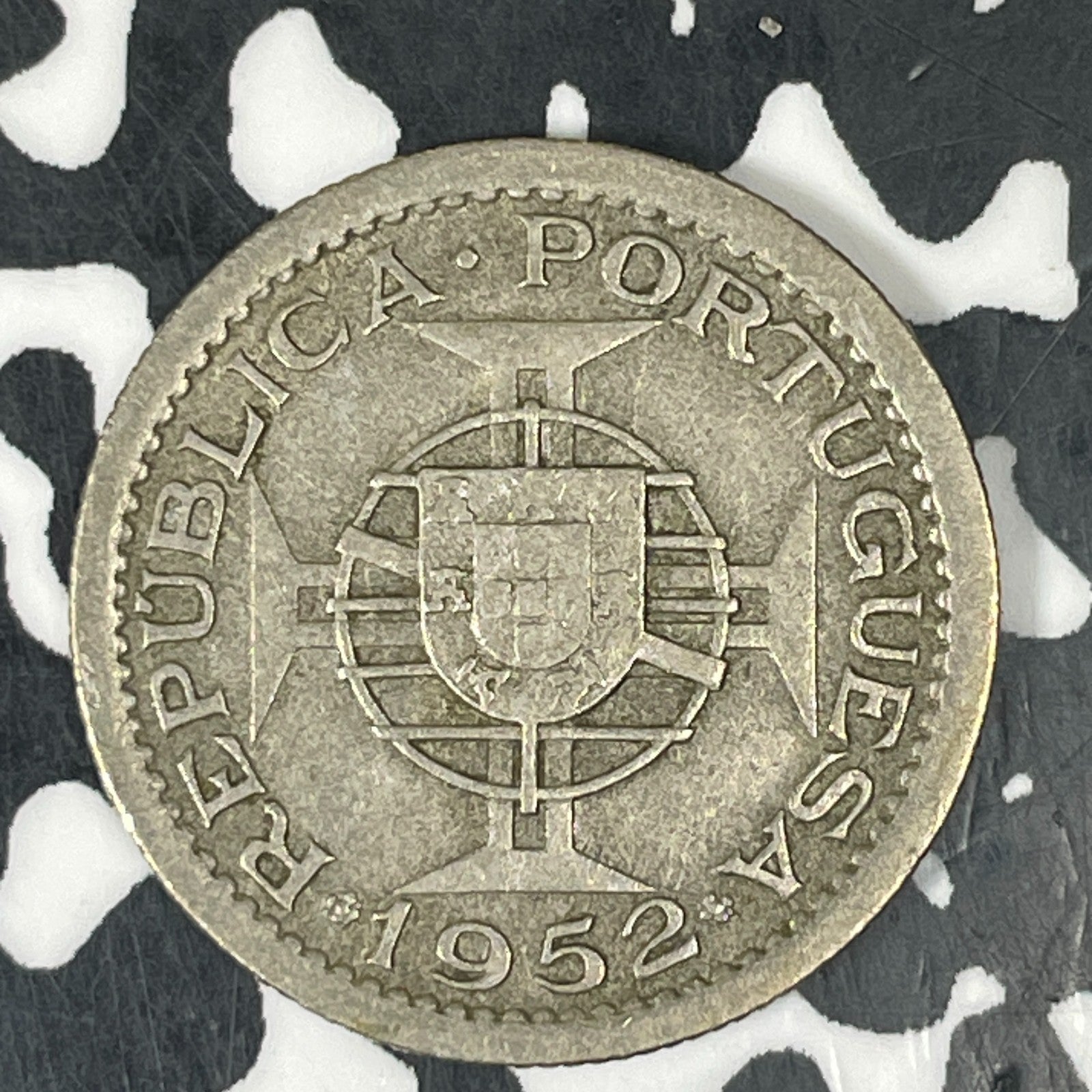 1952 Portuguese Guinea 2 1/2 Escudos Lot#C8493